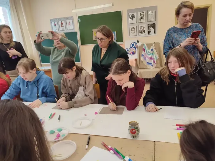 c24c9240-b01f-425e-a3c3-8f756fa584c3