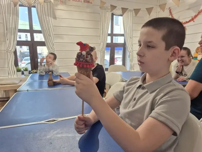 f0433033-8272-44d1-a320-1f55d2fb076f